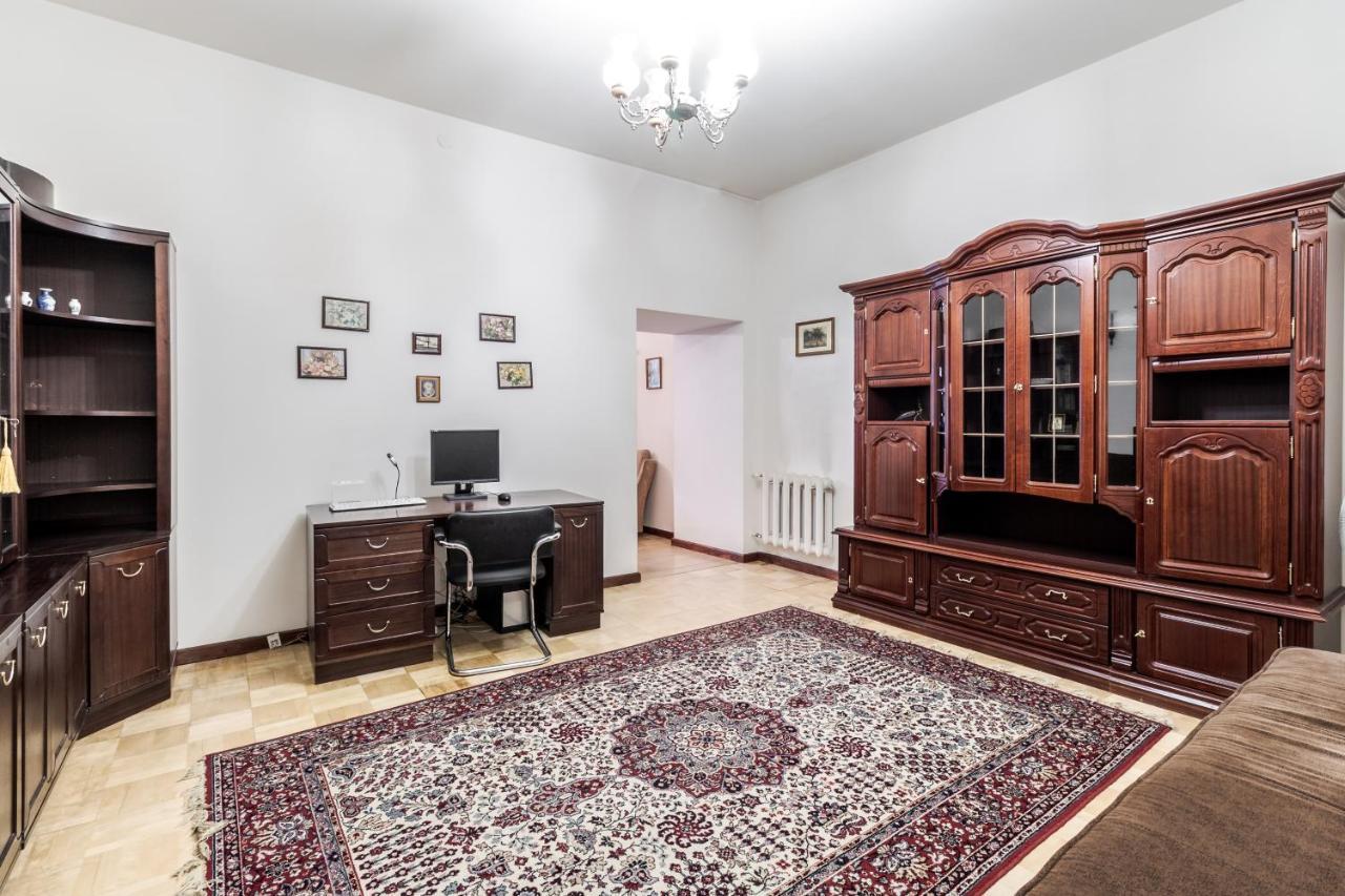 Doroshenka Antique Apartment ลวีฟ ภายนอก รูปภาพ