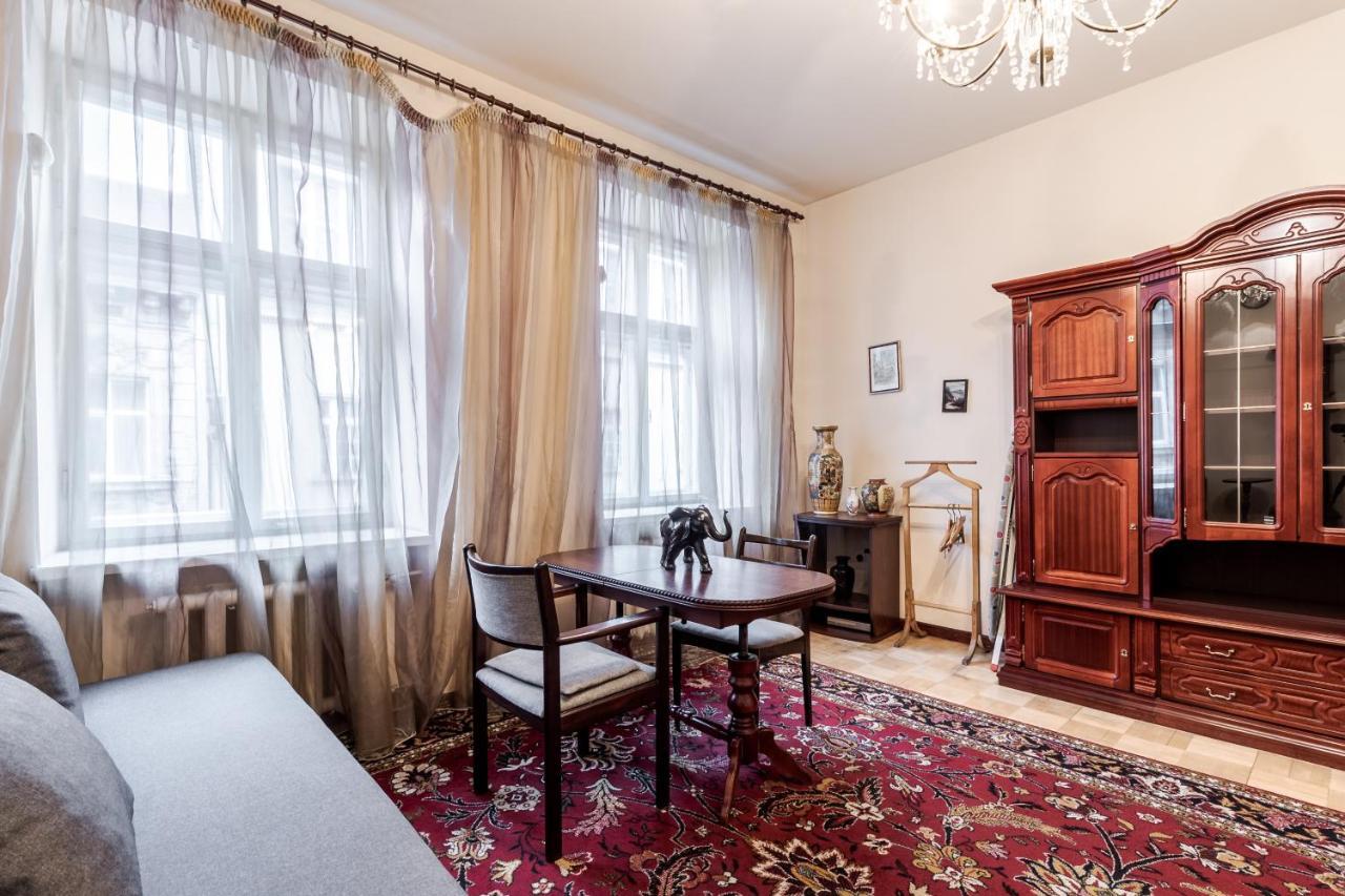 Doroshenka Antique Apartment ลวีฟ ภายนอก รูปภาพ