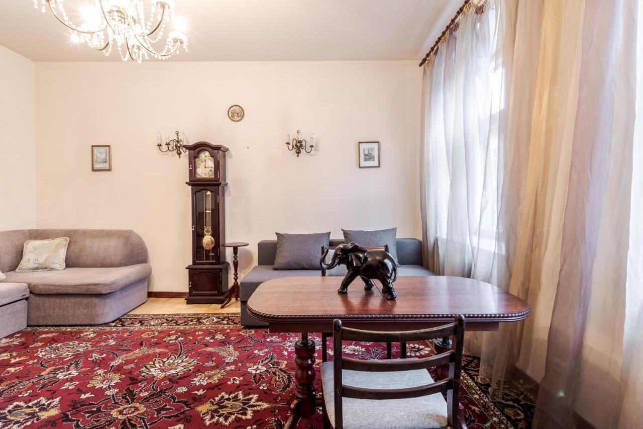 Doroshenka Antique Apartment ลวีฟ ภายนอก รูปภาพ