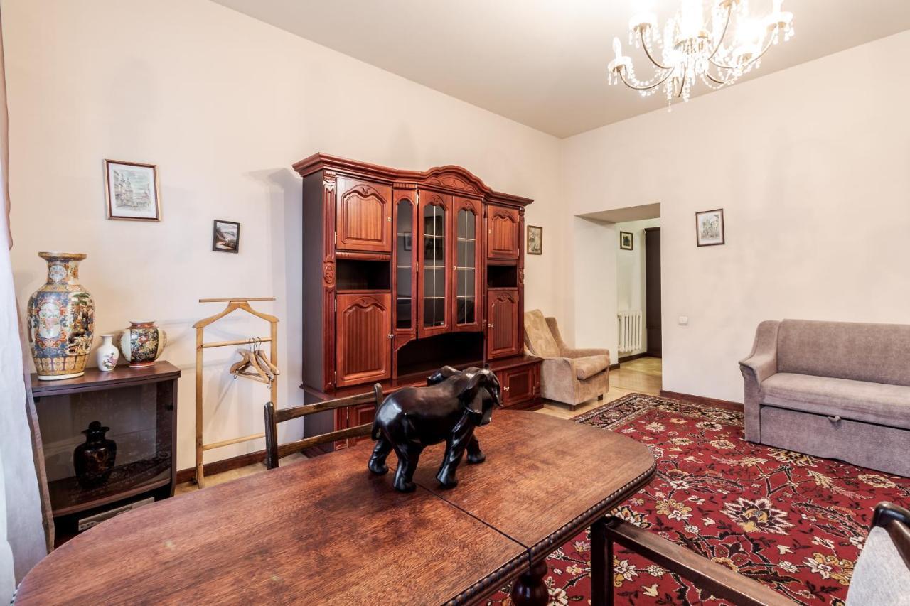 Doroshenka Antique Apartment ลวีฟ ภายนอก รูปภาพ