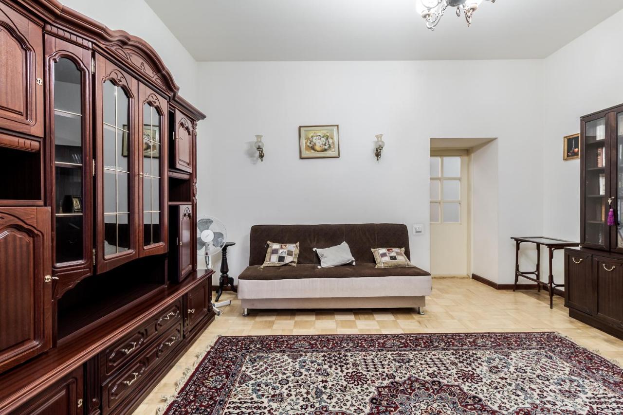 Doroshenka Antique Apartment ลวีฟ ภายนอก รูปภาพ